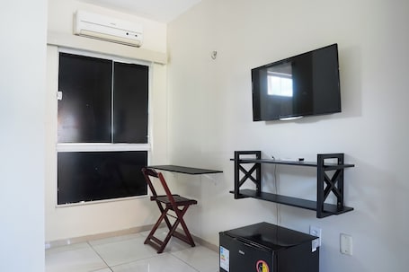 Comfort Twin Room | Laptop workspace, free WiFi