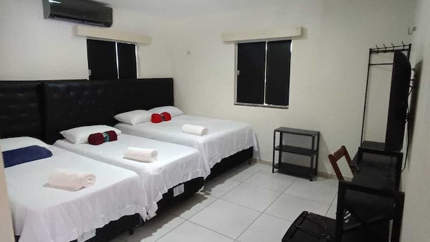 Comfort Quadruple Room | Laptop workspace, WiFi (free) - Bendita Parada (Sobral)