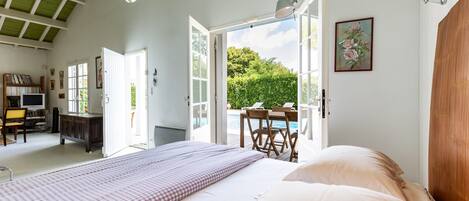 1 habitación, wifi y ropa de cama