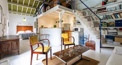 Maison de Vacances 'La Maison Des Voyages' avec Piscine Privée, Terrasse Privée et Wi-Fi