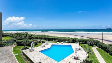 Departamento básico | Alberca | Alberca al aire libre