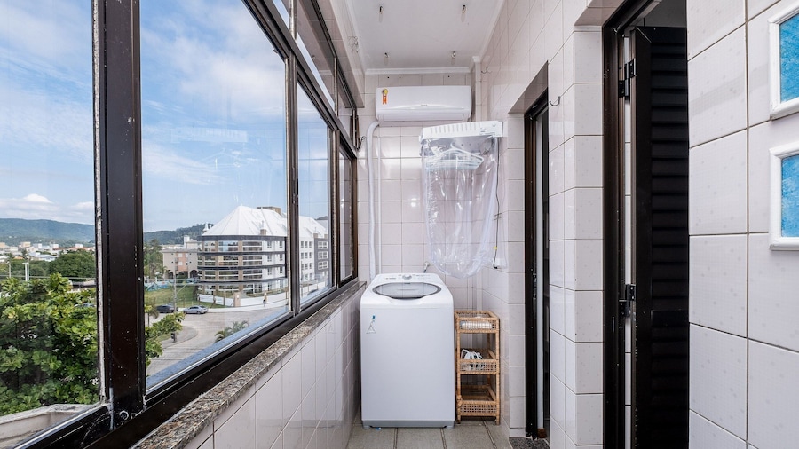 Beira-sea Condominium in Ingleses Norte - POR