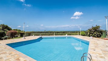 Departamento básico | Alberca | Alberca al aire libre