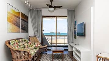 Basic Apartment | Living area