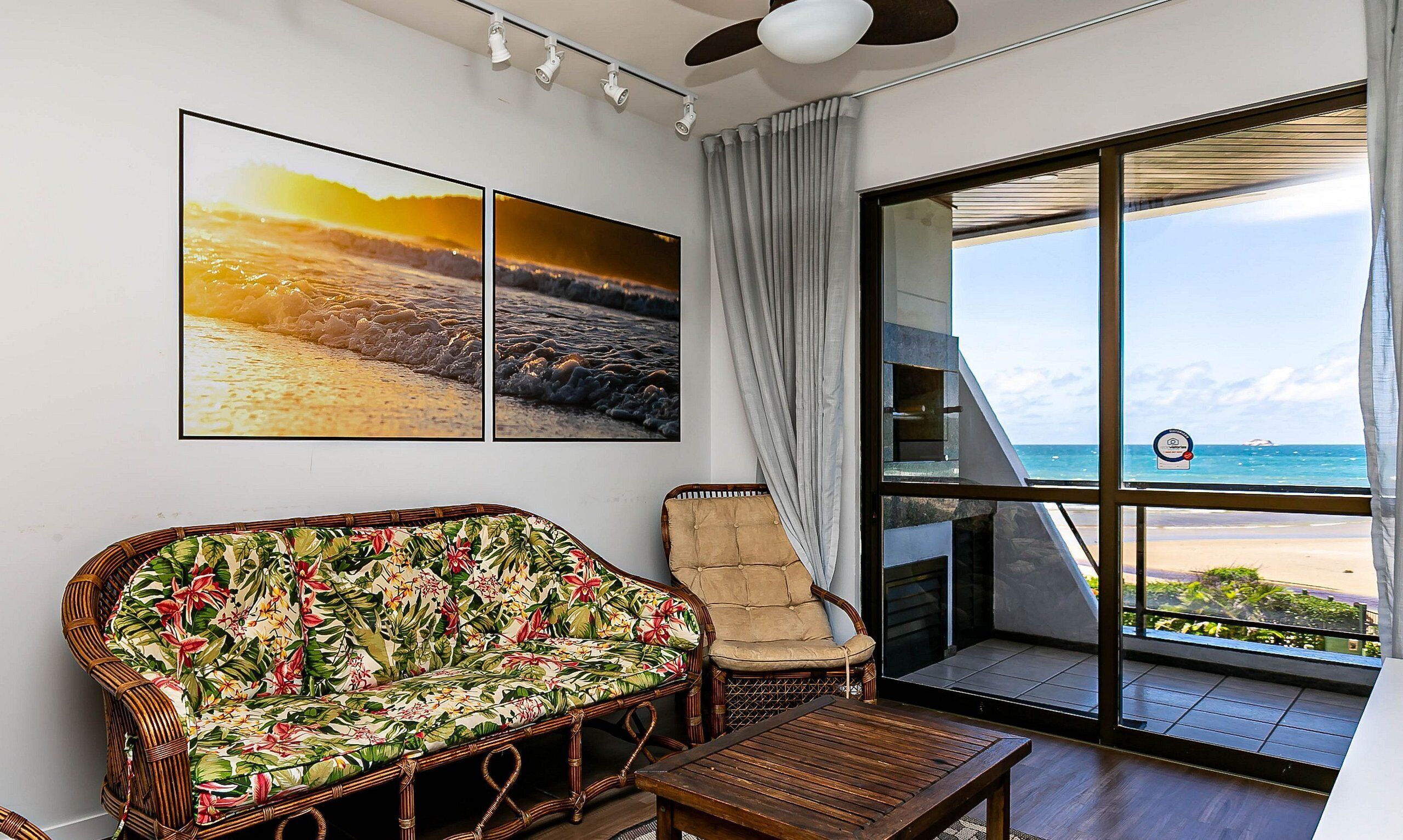 Basic Apartment | Living area