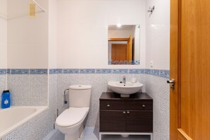Shower, towels