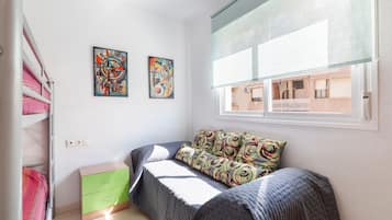 2 bedrooms, WiFi, bed sheets