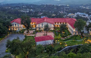 Exterior - Radisson Resort Mount Abu (Mount Abu)