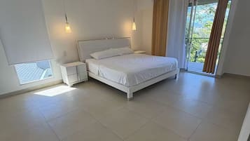 4 bedrooms, WiFi, bed sheets