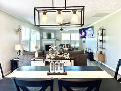 4BD | 3BTH | Pool | HotTub | Games |5Miles to I-95
