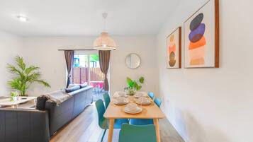 Family Townhome, 3 Bedrooms, Patio | Dining room