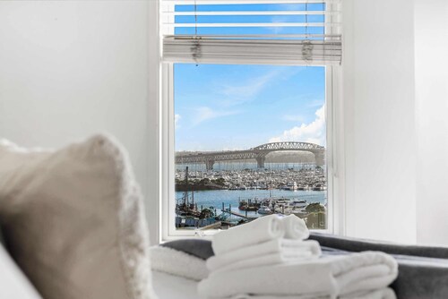 Charming 2BR Home Near City & Bay by Zodiak Stays