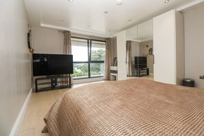 4 dormitorios, decoración individual, mobiliario individual