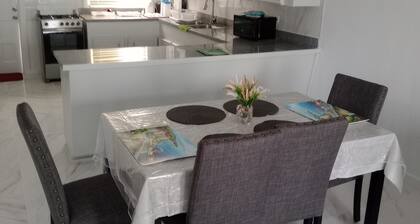 Peaceful and Tranquil Apartment only 5 minutes to world famous ocean Hole