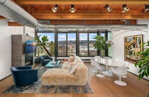 TV, fireplace, stereo