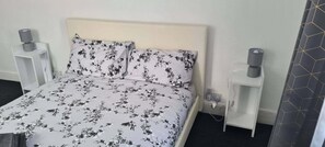 2 kamar tidur, Wi-Fi gratis, dan seprai linen