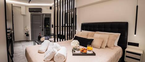 1 slaapkamer, een kluis op de kamer, een strijkplank/strijkijzer