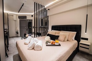 1 bedroom, in-room safe, iron/ironing board, free WiFi