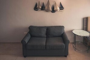 Living area - Lola’s Beach Apartment (Carolina)