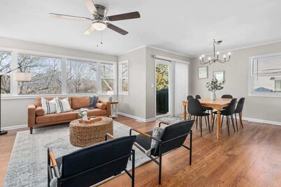 Near Stadiums,Sleeps 10|Mins Away from Downtown KC