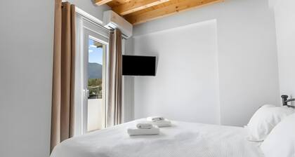 Appartement 'Miralis' avec vue sur la montagne, Wi-Fi et climatisation