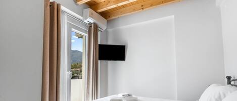 2 室のベッドルーム、アイロン / アイロン台、WiFi、ベッドシーツ