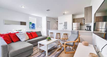 Stylish Townhouses by Design District