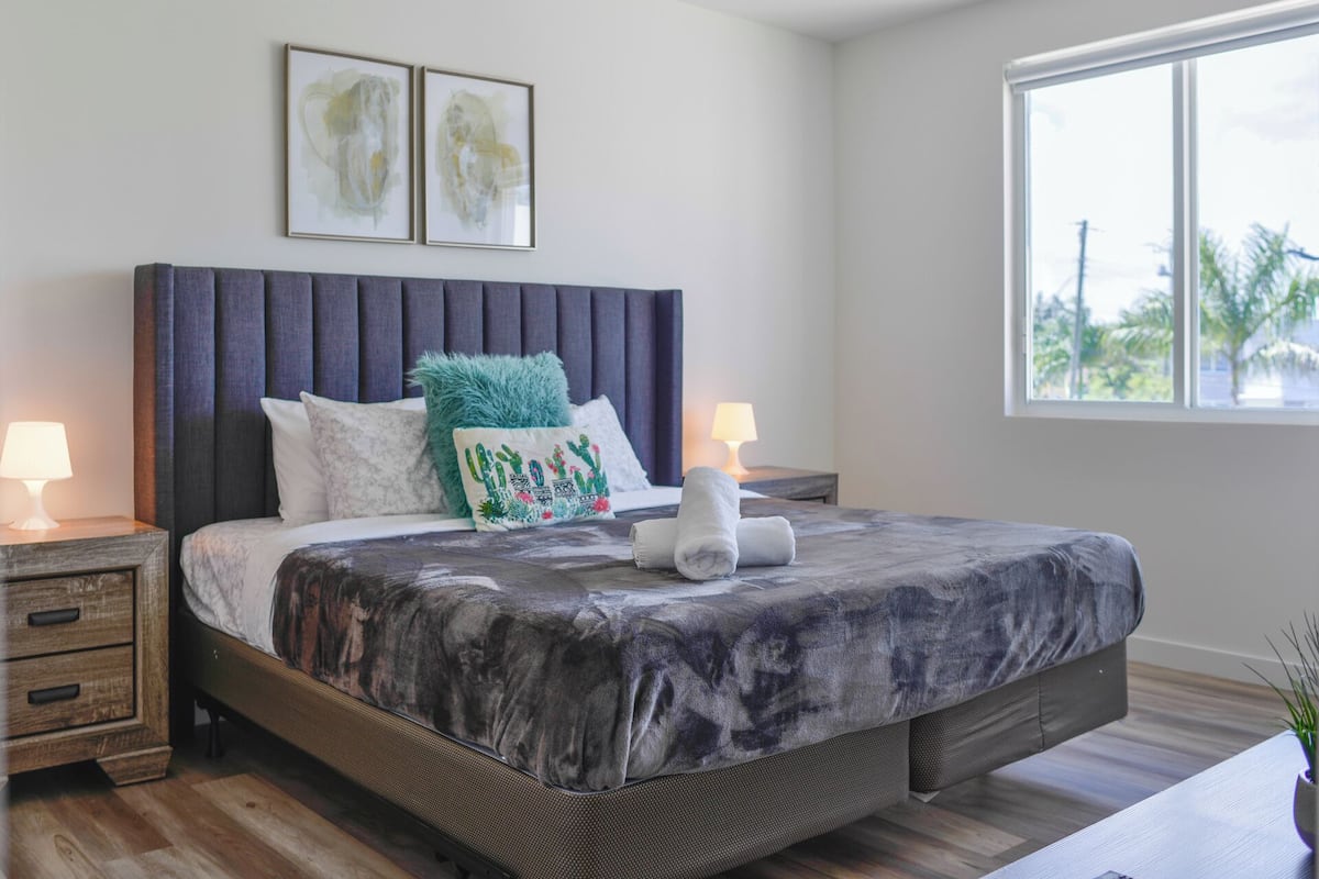 Family Townhome, 3 Bedrooms, Patio | Premium bedding, blackout drapes, iron/ironing board, free WiFi