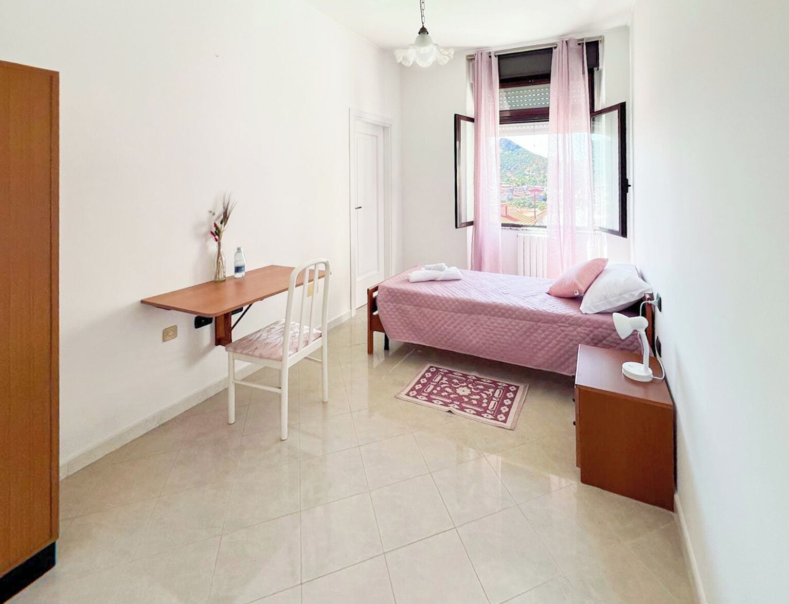 Enkeltrom – standard | Memory foam-senger, skrivebord og skrivebord for bærbar PC