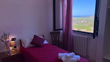 Desk, laptop workspace, iron/ironing board, free WiFi