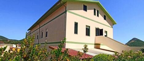 Fachada del alojamiento