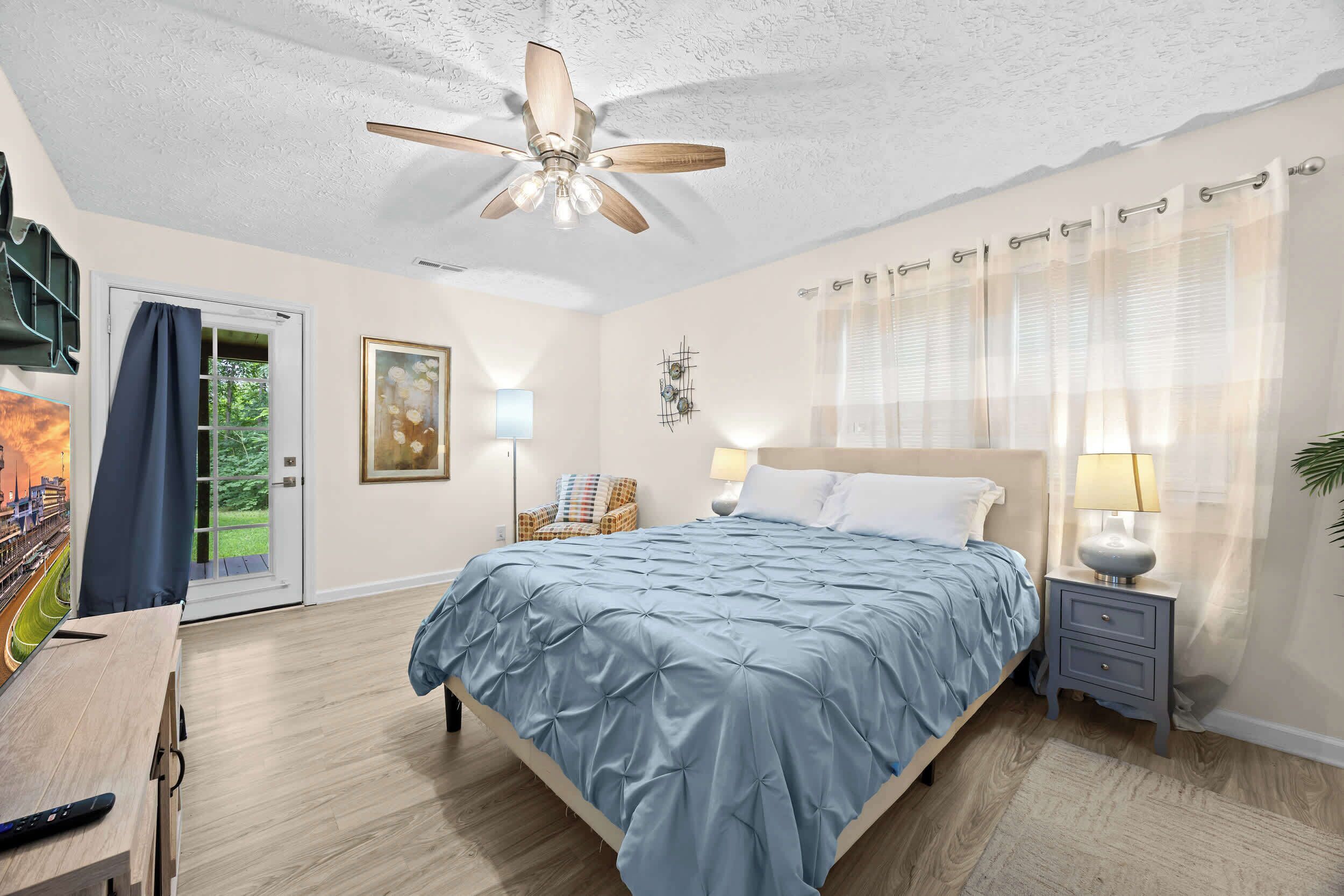 4 makuuhuonetta, silitysrauta/-lauta, Wi-Fi, vuodevaatteet