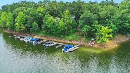 Marina. Relaxing Rough River Lake retreat w/ spacious yard