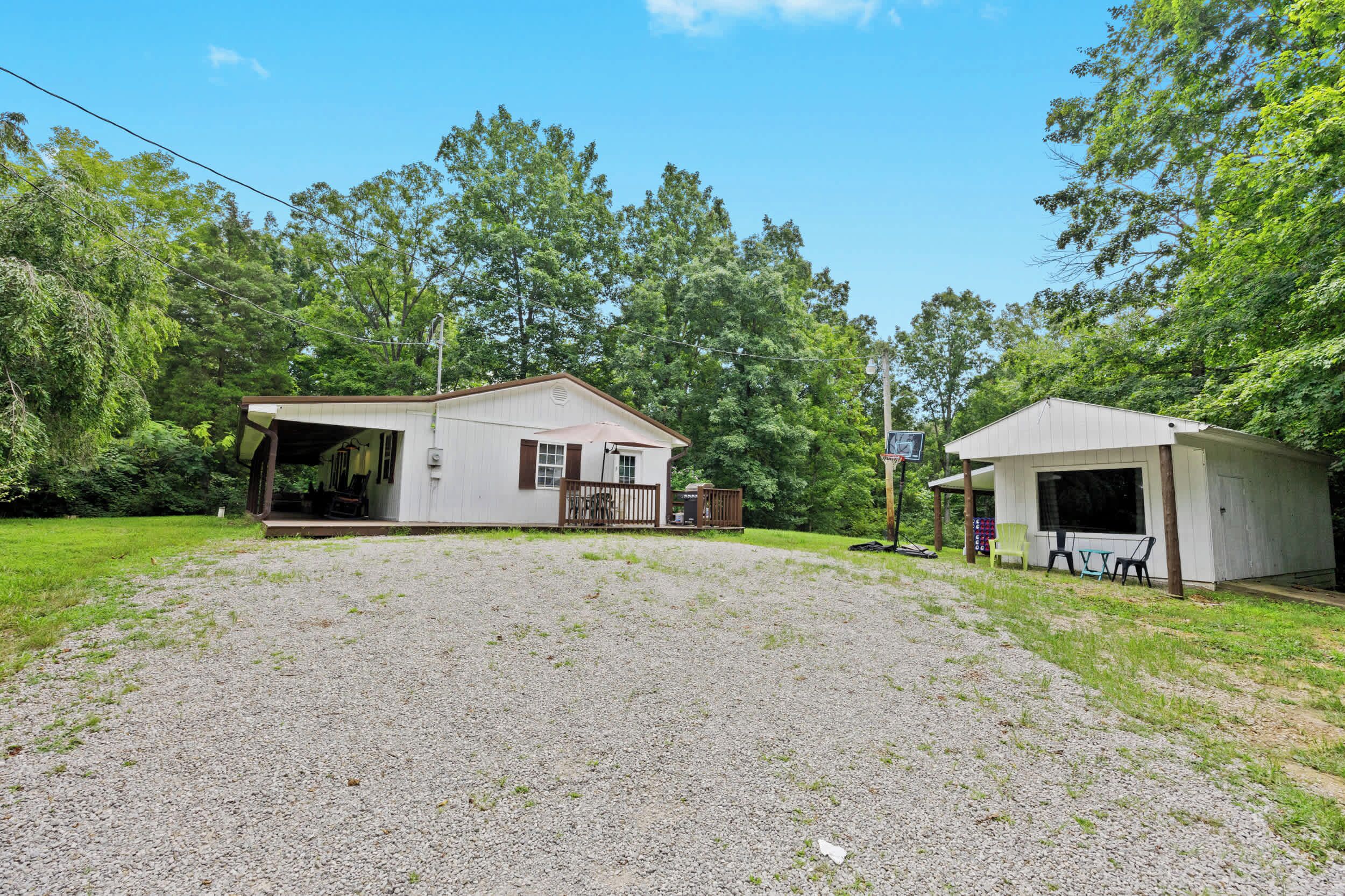 المنشأة من الخارج