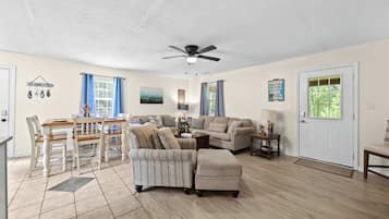 TV, lareira, escritórios