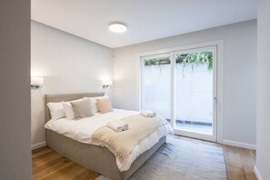 5 chambres, fer et planche à repasser, Wi-Fi, draps fournis