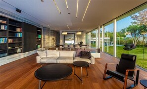 Télévision, espaces bureaux