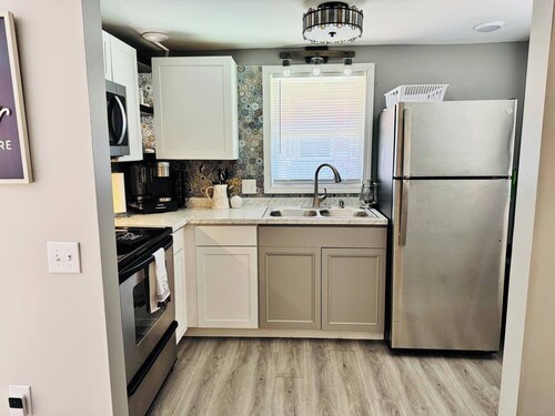 Charming 1-bedroom house with WiFi, AC in nice Sumter