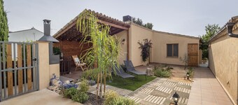 Apartment 'Amb Piscina Alta' with Private Pool, Wi-Fi, and Air Conditioning