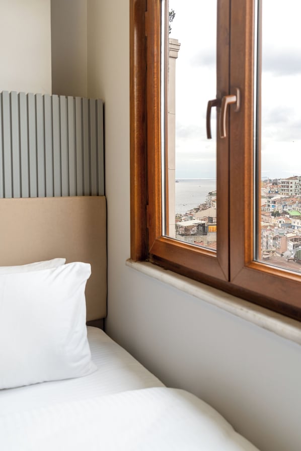 In-room safe, iron/ironing board, free WiFi - Pia Global - Gümüşsuyu (İstanbul)