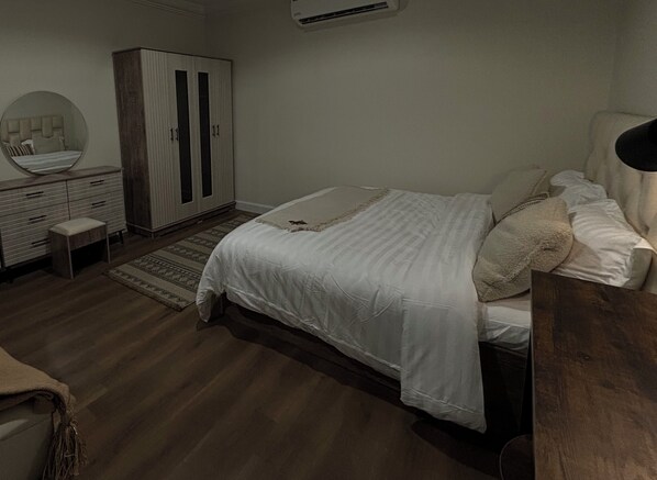 1 chambre, fer et planche à repasser, Wi-Fi, literie fournie