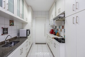 Basic Apartment | Private kitchen