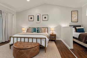 4 soverom, strykejern/-brett, wi-fi og sengetøy