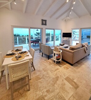 智能電視、書籍