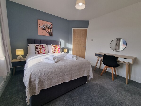 3 bedrooms, iron/ironing board, WiFi, bed sheets