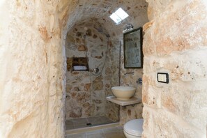 Villa, 2 Bedrooms, Private Pool | Bathroom