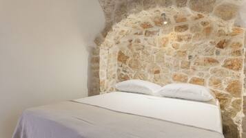 Villa, 2 Bedrooms, Private Pool | Free WiFi, bed sheets