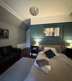 6 bedrooms, iron/ironing board, free WiFi, bed sheets - Fabulous 6 Bedroom Victorian Period House (Londonderry)
