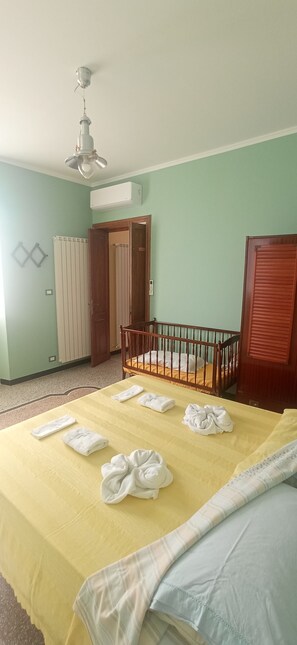 2 chambres, draps fournis, accès pour personnes à mobilité réduite