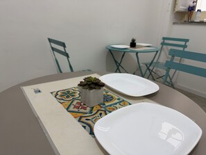 含每日自助早餐
